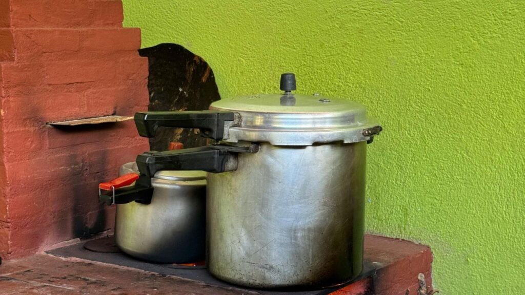 beef tips crock pot ingredients layered in slow cooker